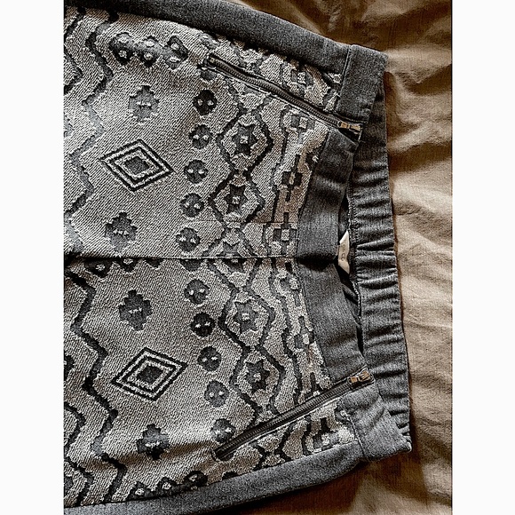 Women’s Joggers - Picture 1 of 3